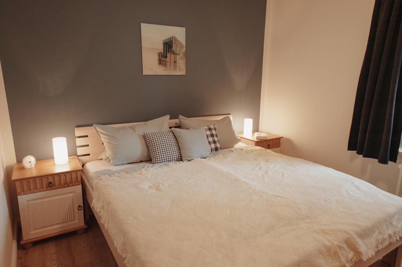 Gaestehaus Broecker Busum Bagian luar foto