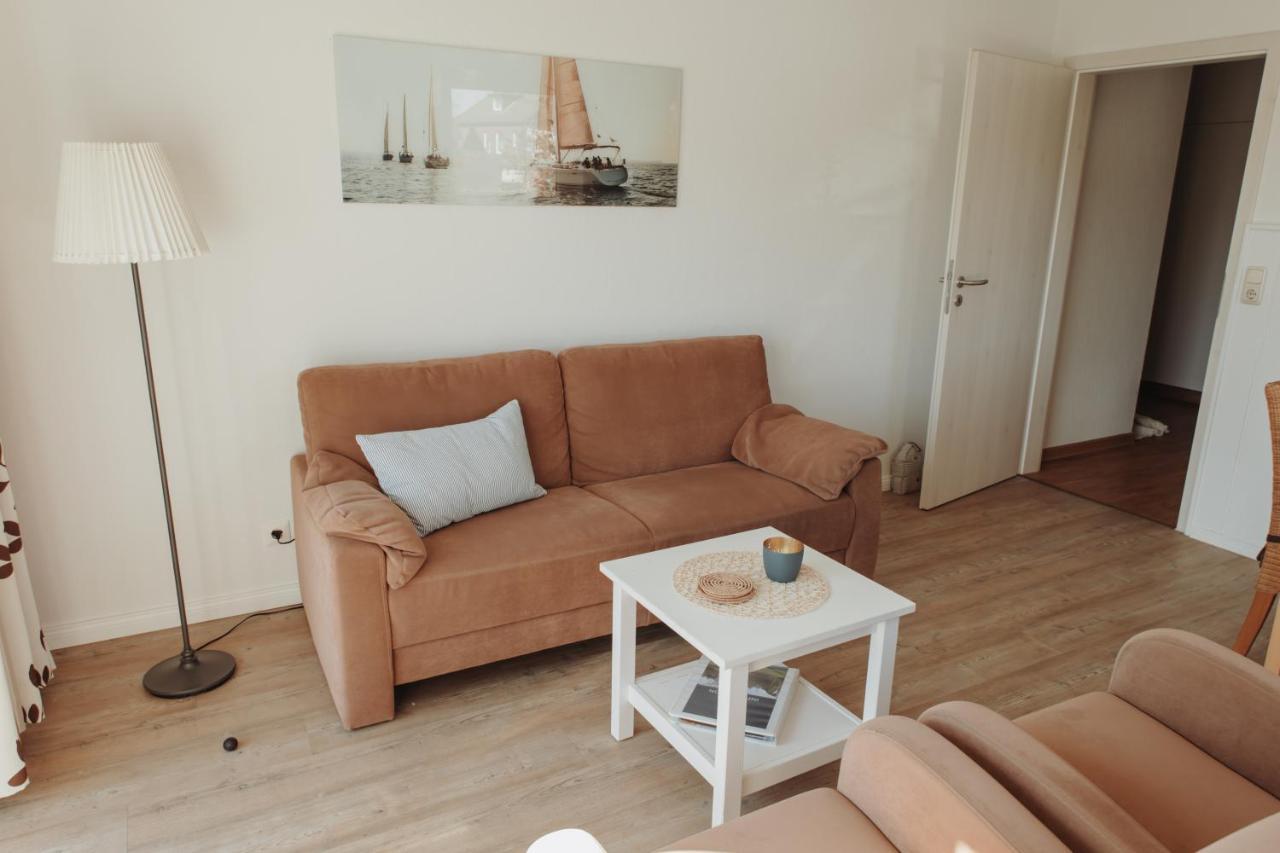 Gaestehaus Broecker Busum Bagian luar foto
